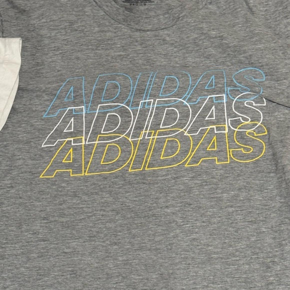 Men’s size large adidas lot 
4 t shirts and 2 sweatpants - Picture 8 of 9